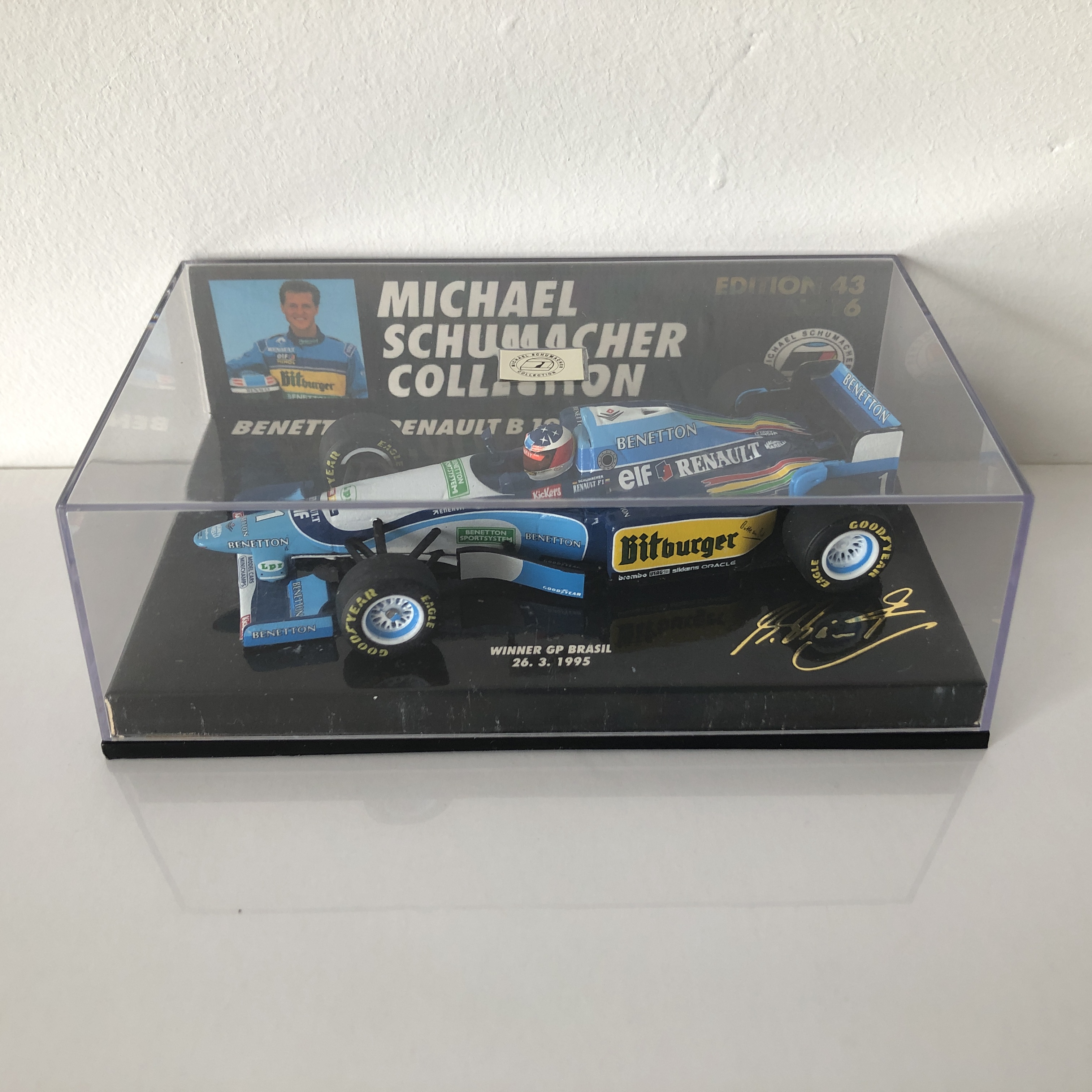 Minichamps 1:43 Jenson Button Benetton B201 #8 Formula 1 2001 400010008  model car 400010008 4012138038271