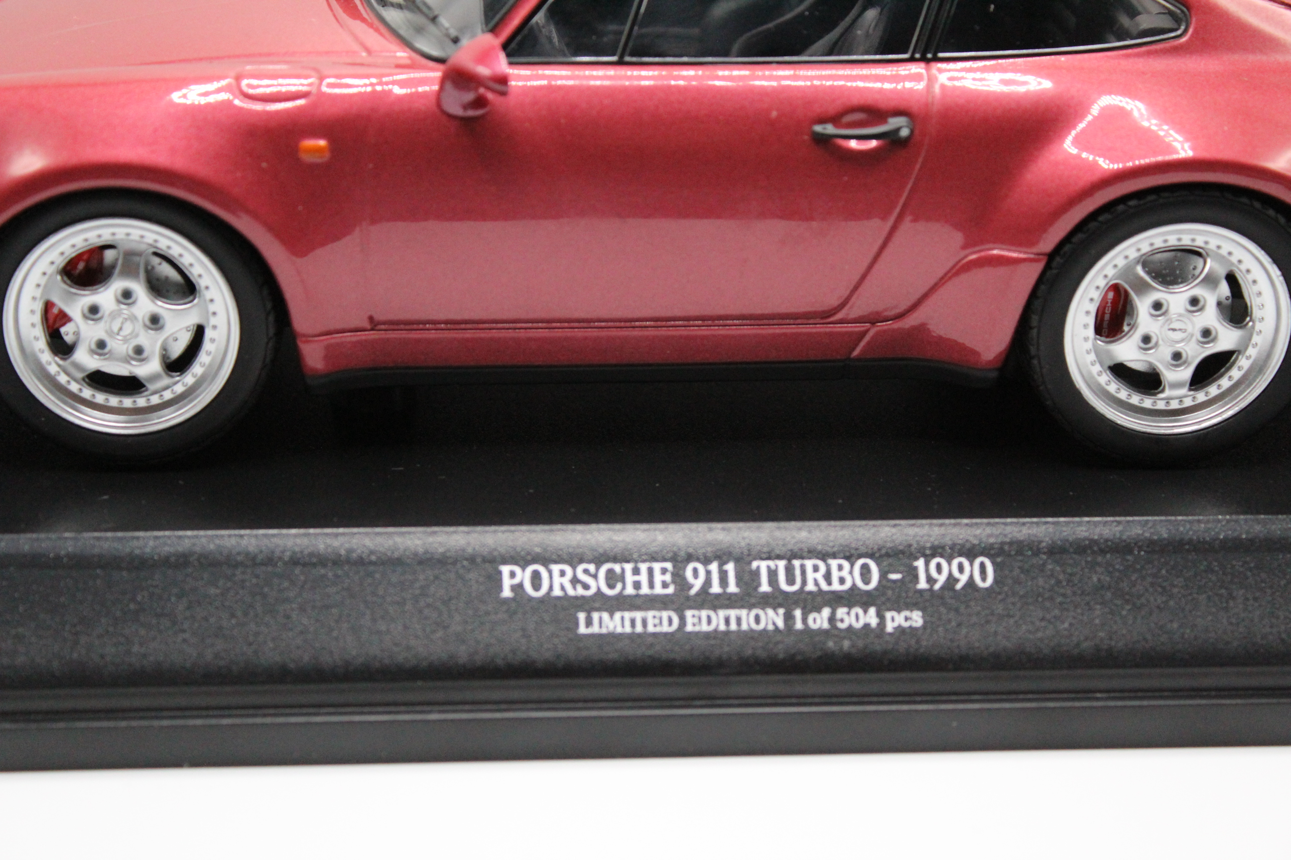 PMA ミニチャンプス 1/18 PORSCHE 911ターボ 1990 元箱付 楽天市場】ミニチャンプス 1/18 ポルシェ 911 (964) ターボ 1990