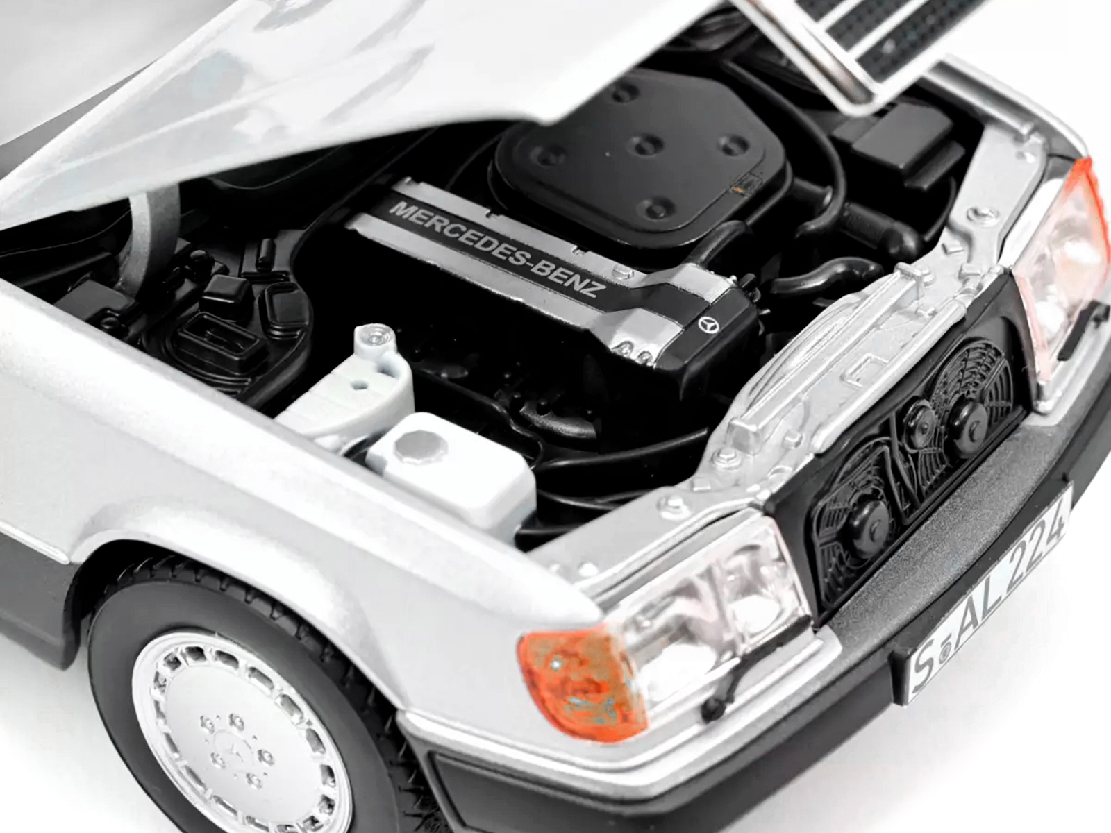Unboxing 1:18 Mercedes-Benz C124 E320 - Otto-mobile - YouTube