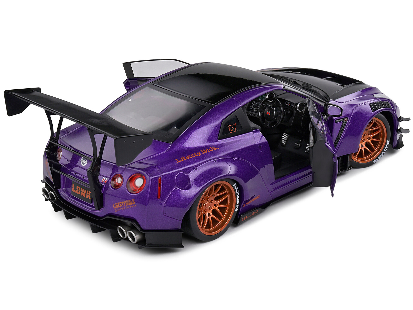 MINIGT LIBERTY WALK GT-R/SILVA 2台SET 2022 Nissan Skyline GT-R (R35) Liberty Walk Body Kit 2.0 RHD