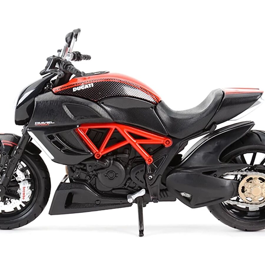 Ducati Diavel Red and Carbon 1/12 Diecast Motorcycle Model by Maisto Automotive