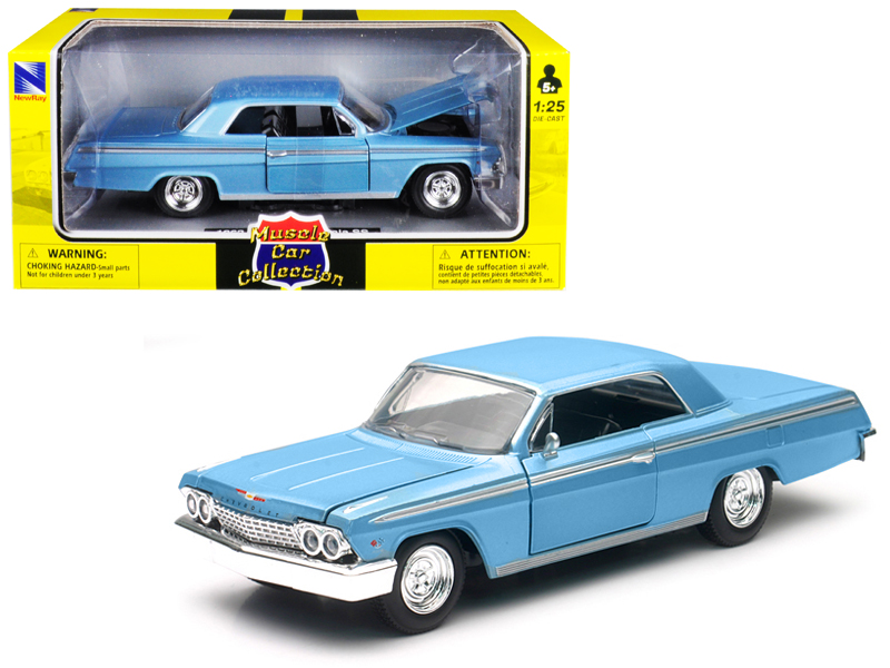 1962 Chevrolet Impala SS Blue 1/25 Diecast Model Car by New Ray Automotive