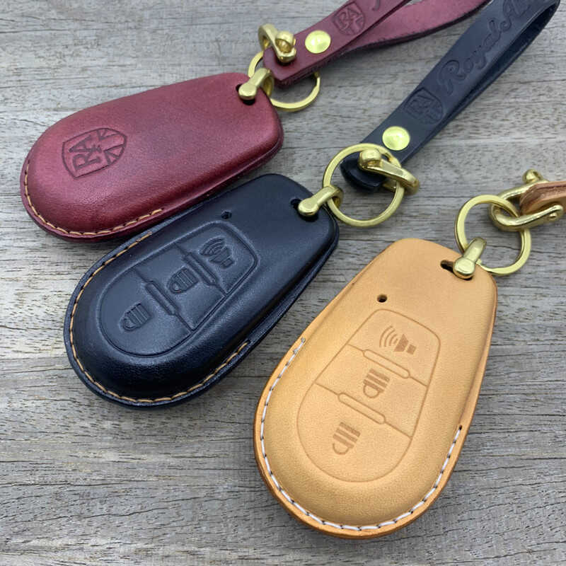 Royal Alloy Key Case – Handmade Leather Cover for 2024 GT150 and GT300 Scooters | Vintage Custom Colors Italian GP - Monza Track Art