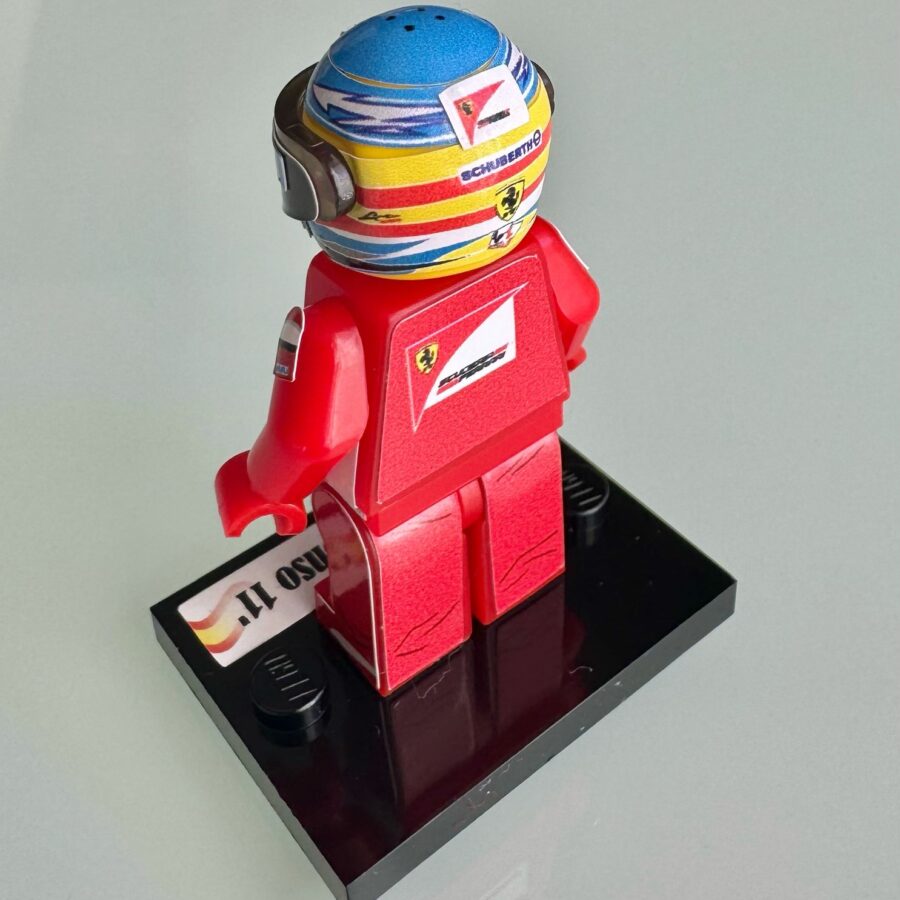Fernando Alonso 2011 Ferrari F1 formula 1 F1 grand prix pilota figura driver Super suit and super helmet in minifigure Charles Leclerc