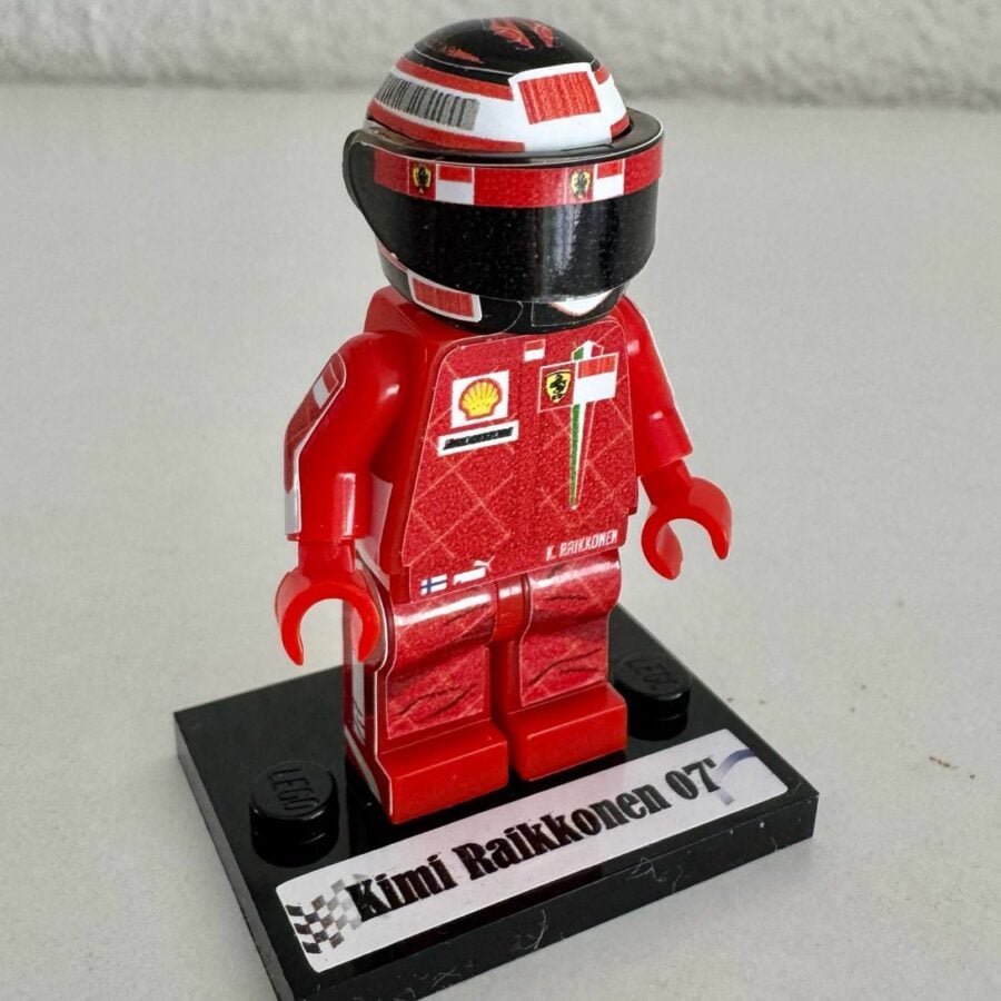 F1 Minifigure Kimi Raikkonen 2007 Ferrari formula 1 grand prix pilota driver minifigure from the McLaren F1 Memorabilia store collection.