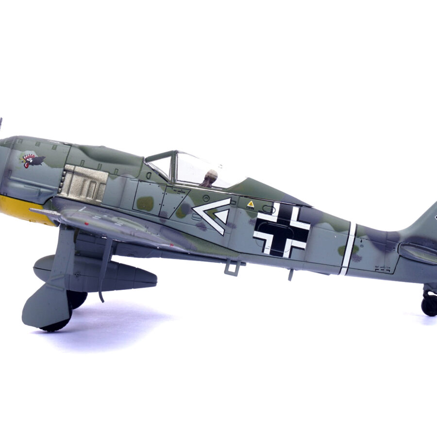 Focke-Wulf Fw 190A Aircraft "108-Victory Ace Hauptmann Hans 'Assi' Hahn Gruppenkommandeur III./JG 2 Richthofen France" (1942) German Luftwaffe 1/72 Diecast Model Airplane by Legion Automotive