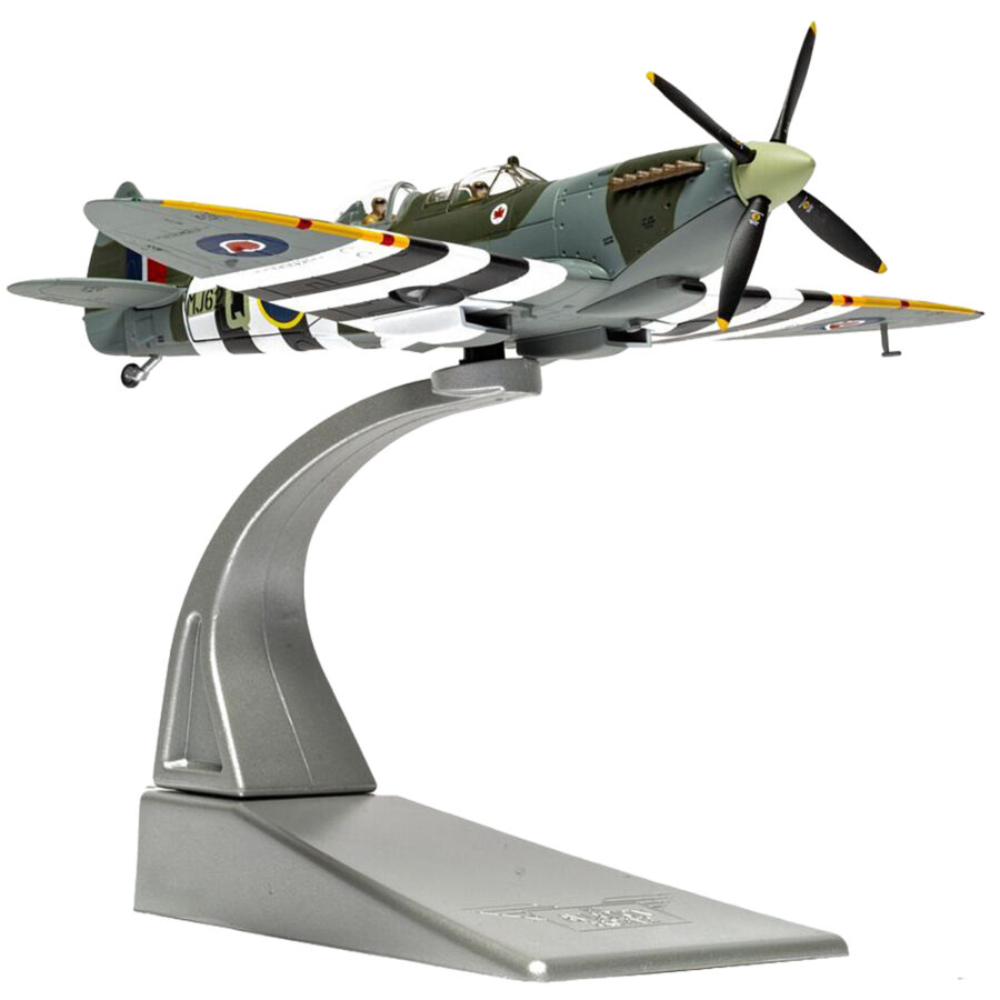Supermarine Spitfire T.9 Aircraft "MJ627 Biggin Hill Heritage Hangar" Royal Canadian Air Force "The Aviation Archive" Series 1/72 Diecast Model by Corgi Canadian GP - Montreal Track Art