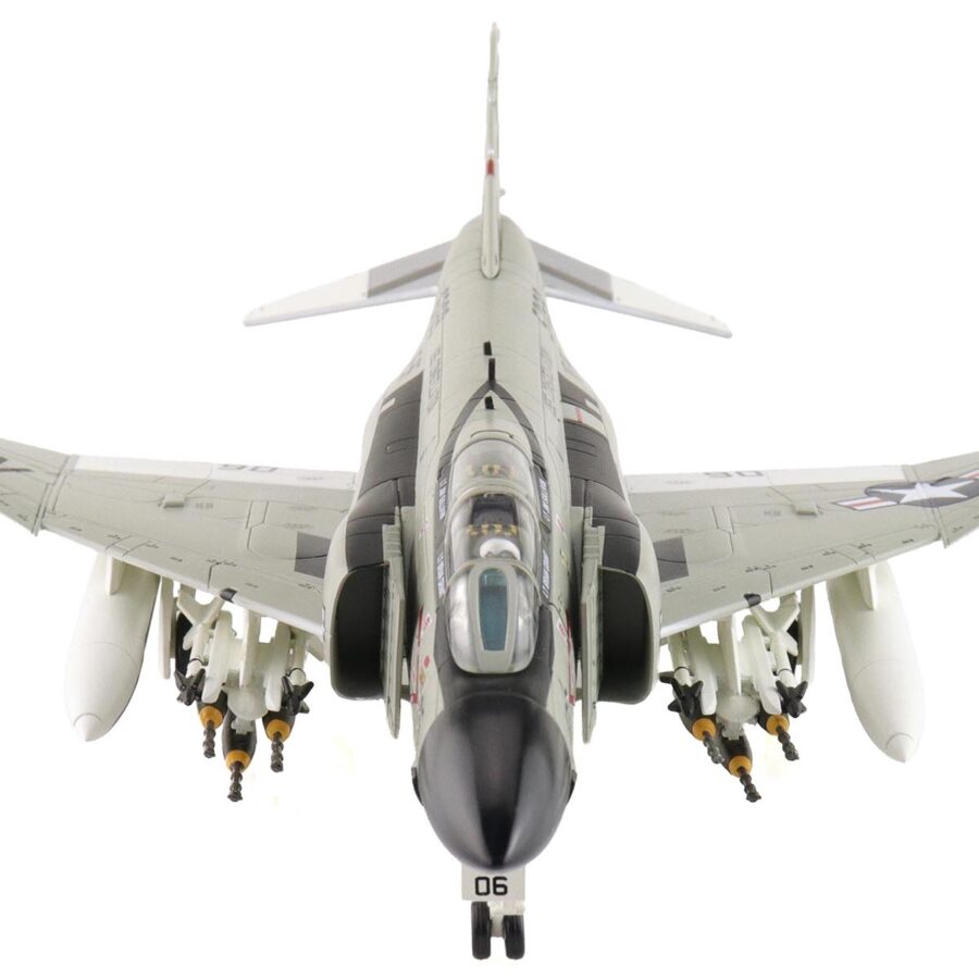 McDonnell Douglas F-4J Phantom II Fighter-Bomber Aircraft "Showtime 106 155769 VF-96 Fighting Falcons USS Constellation" (1972) United States Navy "Air Power Series" 1/72 Diecast Model by Hobby Master Automotive