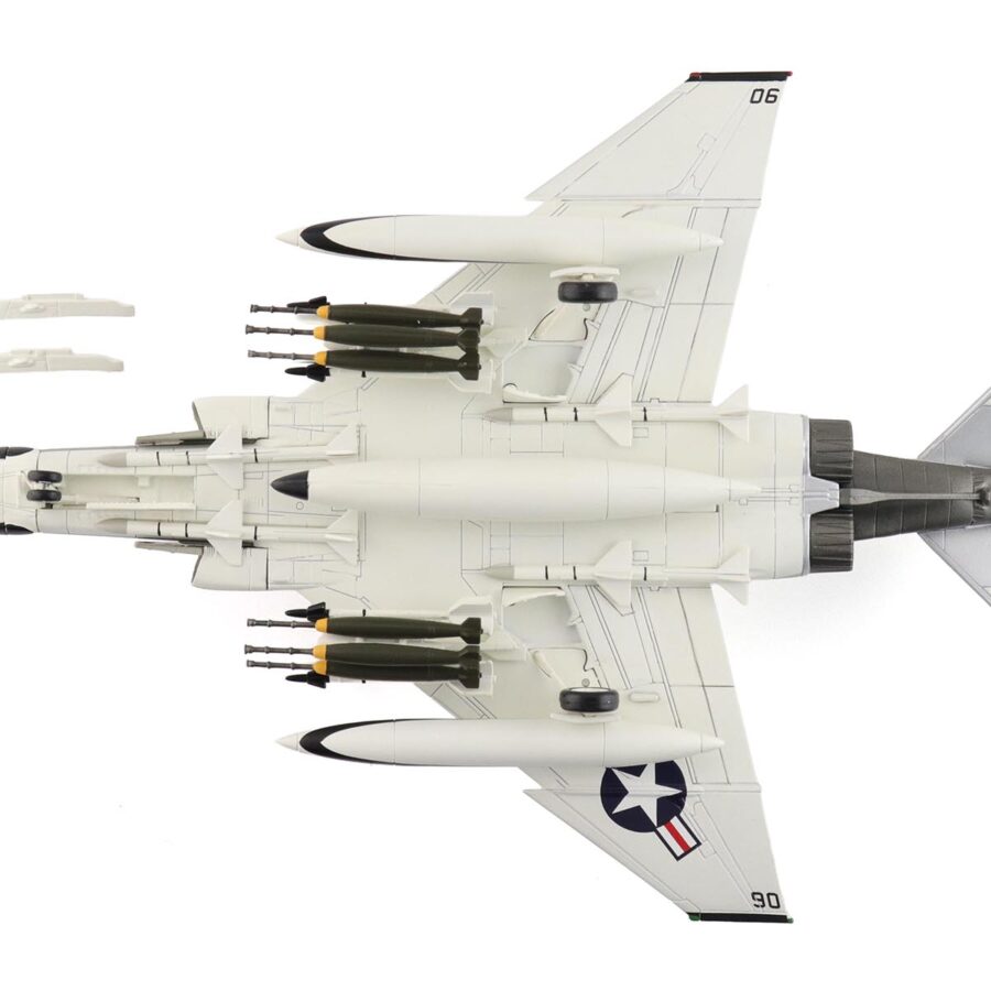 McDonnell Douglas F-4J Phantom II Fighter-Bomber Aircraft "Showtime 106 155769 VF-96 Fighting Falcons USS Constellation" (1972) United States Navy "Air Power Series" 1/72 Diecast Model by Hobby Master Automotive