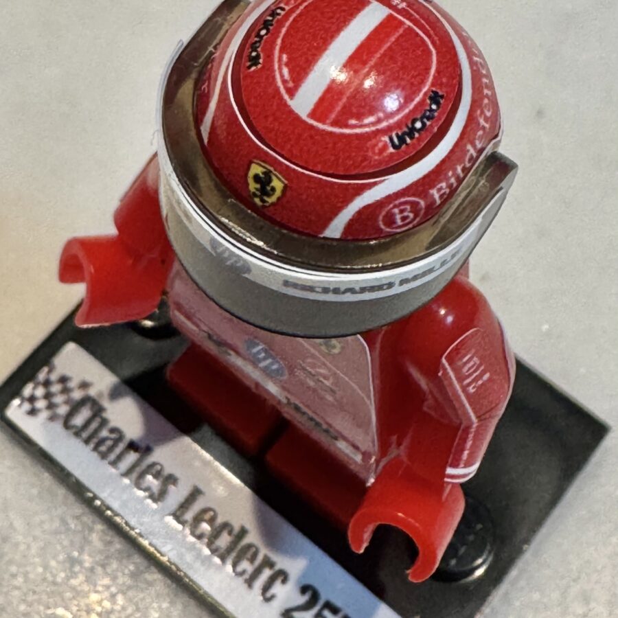 F1 Minifigure Charles Leclerc 2025 HP Ferrari formula 1 grand prix pilota driver minifigure Alfa Romeo Sauber