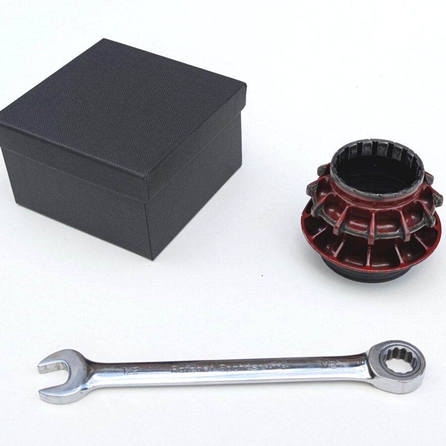 F08: Lotus F1 wheel nut desk table top clock guys mans office Formula 1 motorsport racecar engineering car racing driving gift Formula 1 Memorabilia