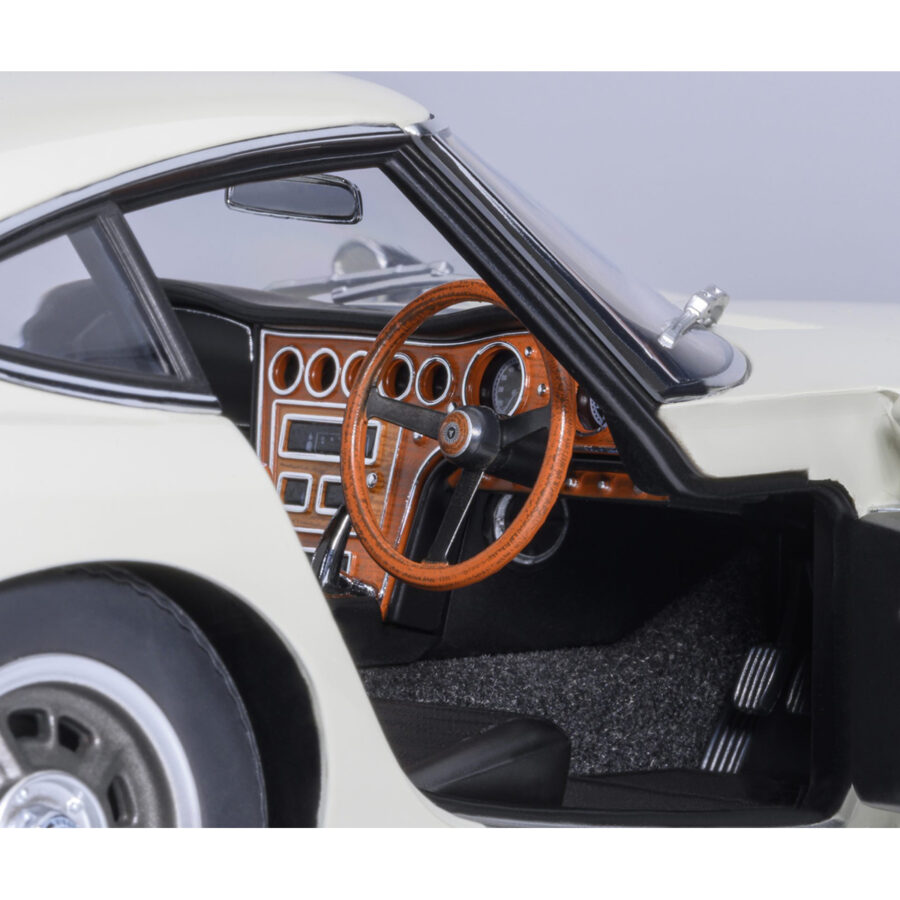 1967 Toyota 2000GT RHD (Right Hand Drive) White 1/18 Model Car by Autoart Automotive