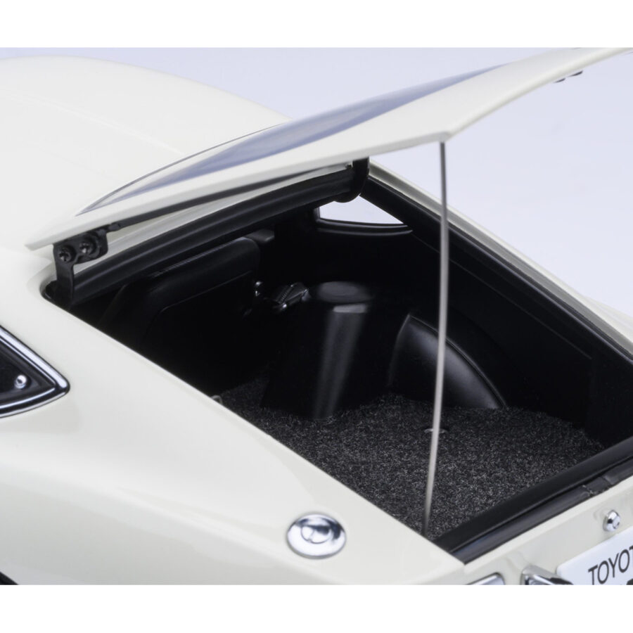 1967 Toyota 2000GT RHD (Right Hand Drive) White 1/18 Model Car by Autoart Automotive