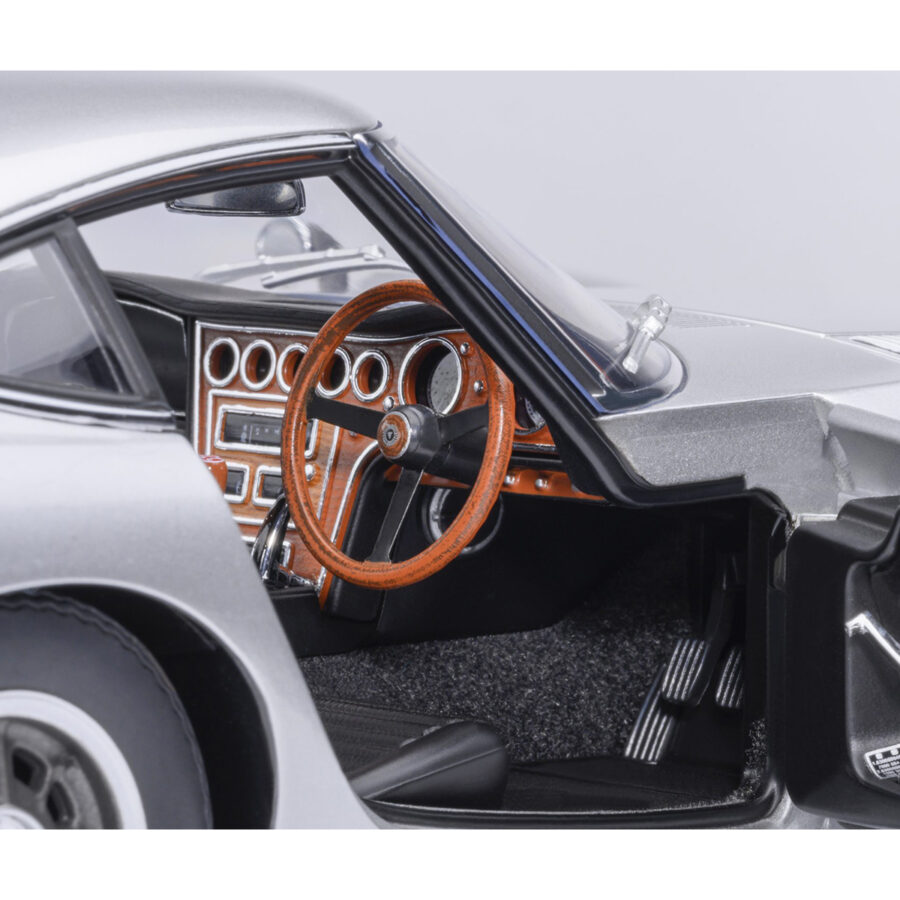 1967 Toyota 2000GT RHD (Right Hand Drive) Silver Metallic 1/18 Model Car by Autoart Automotive