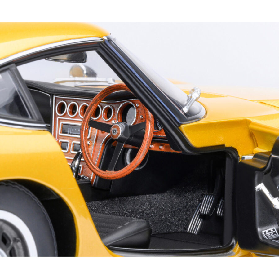 1967 Toyota 2000GT RHD (Right Hand Drive) Gold Metallic 1/18 Model Car by Autoart Automotive