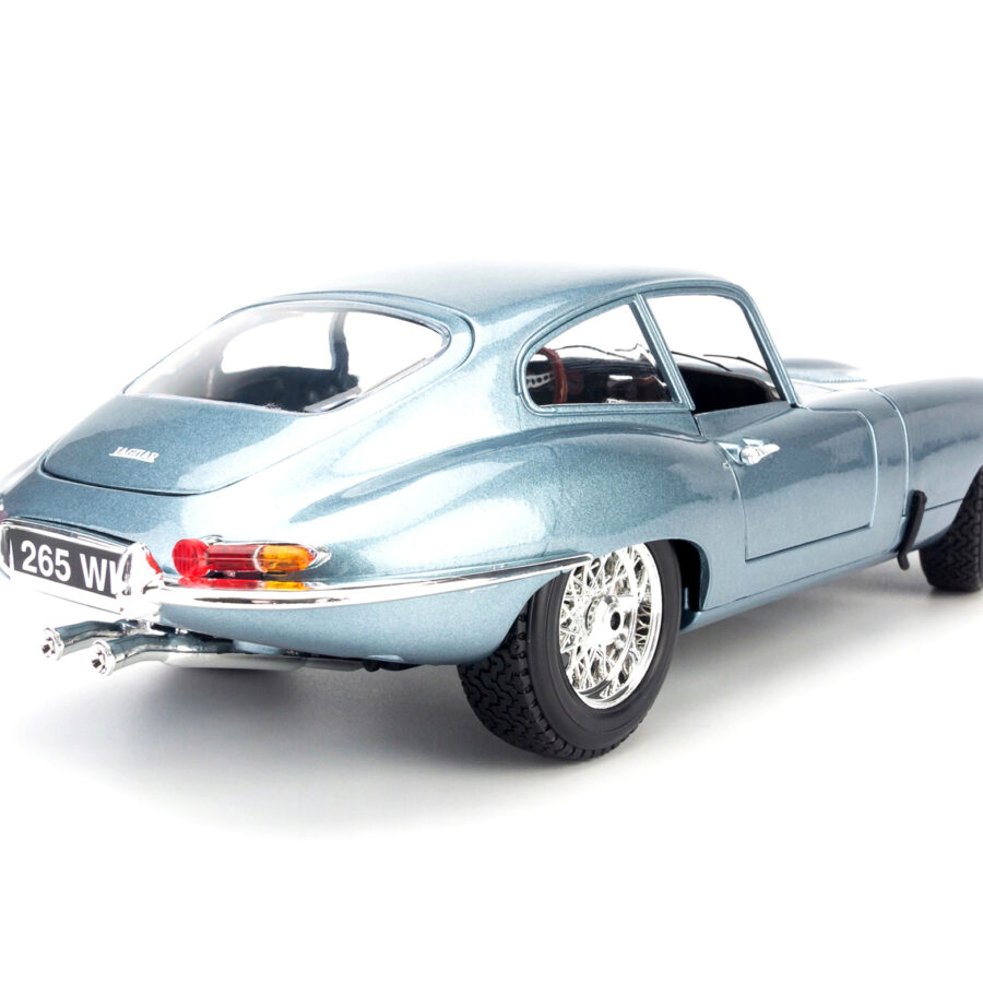 1961 Jaguar E Type Coupe Blue Metallic 1/18 Diecast Model Car by Bburago Automotive
