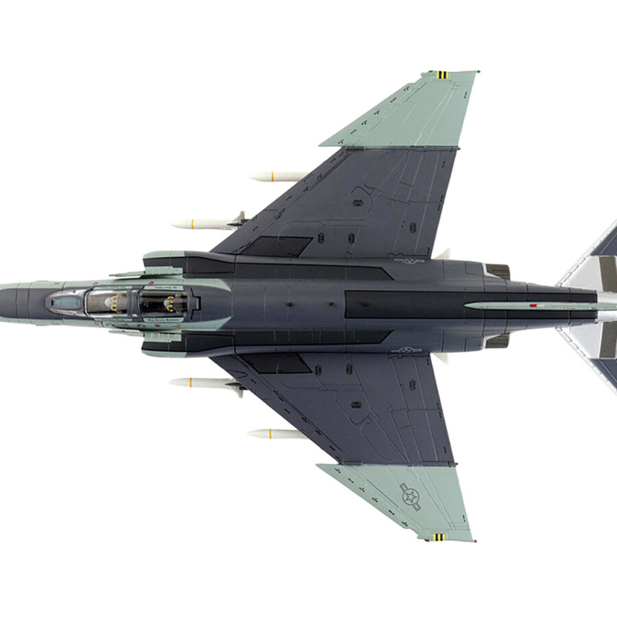 McDonnell Douglas F-4G Phantom II Fighter-Bomber Aircraft "Wild Weasels 69-7253 561st TFS 35th TFW George AFB" (1991) United States Air Force "Air Power Series" 1/72 Diecast Model by Hobby Master Automotive