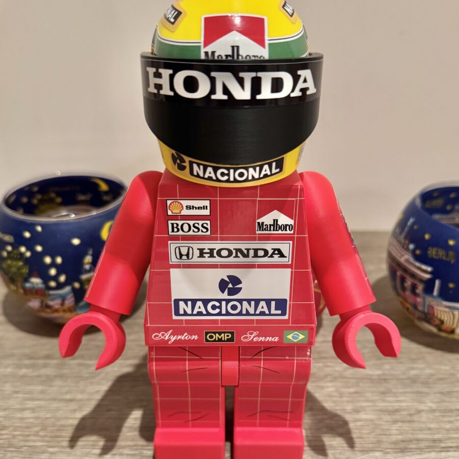 F1 Figura Minifigure XXL Ayrton Senna 1990 McLaren World Champion team GP size XXL from the Williams Martini Racing store collection.