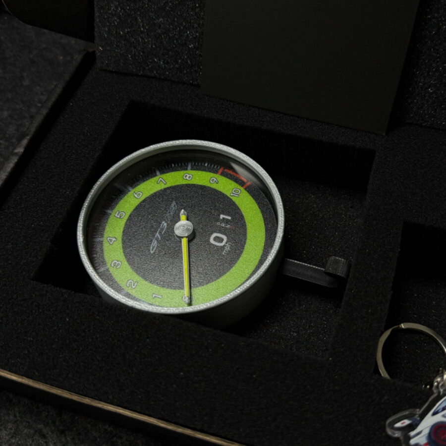 Porsche 911 GT3 Tachometer Keychain – Lizard Green Edition WEC & Le Mans Memorabilia